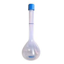 Load image into Gallery viewer, Volumetric flask with Screw cap 500 ml (Pack of 1) Plastic for chemistry measuring flask laboratory apparatus
